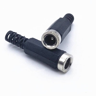 Nuolatinės srovės 2,5/5,5 mm maitinimo lizdas - kabelio -