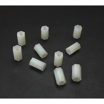 Tarpinė įvorė 10 mm - M3 - 10 vnt - Stulpelis, poliamido