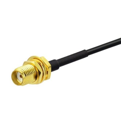 Perėjimas - SMA lizdas į MMCX - kampinis adapteris su 100 mm