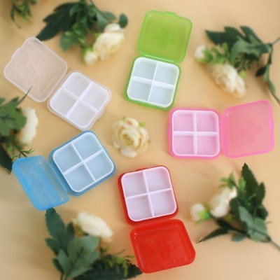 Plastikinis organizatorius 4 skyriai 65x65x21mm - mėlyna