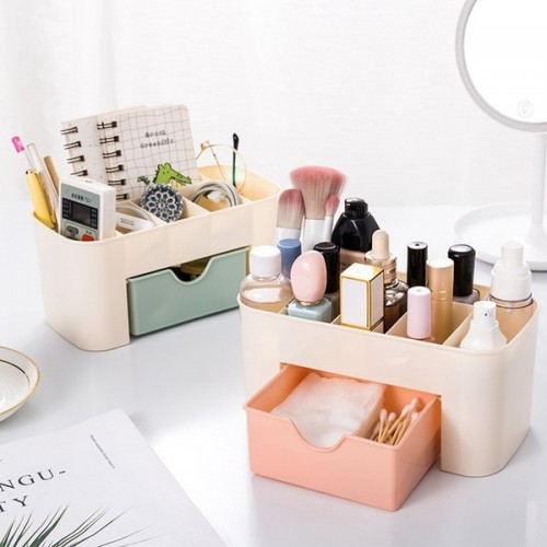 Kosmetikos organizatorius - Plastikinė dėžutė su 7 skyriais ir Kosmetikos organizatorius - Plastikinė dėžutė su 7 skyriais ir