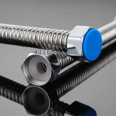 Nerūdijančio plieno vandens žarna 201 - 20 cm - 1/2 colio -