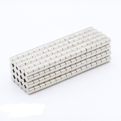 4x4 mm cilindrinis magnetas N35-N52 - neodimio magnetas-
