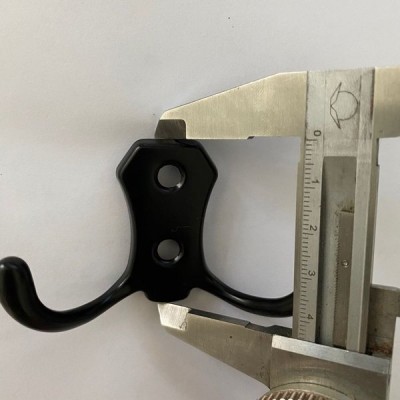 Dvigubas sieninis laikiklis - juoda - 45 mm - Metalinis