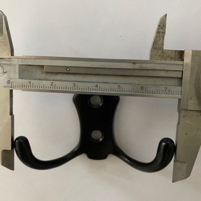 Dvigubas sieninis laikiklis - juoda - 45 mm - Metalinis