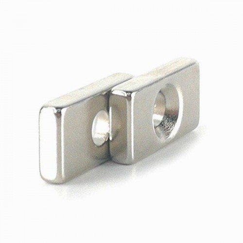 Stačiakampis magnetas 20x10x3-4 mm su 4 mm skyle - N35 -