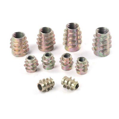Medinė jungtis su dvigubu sriegiu M4x10mm - 10 vnt - Baldų