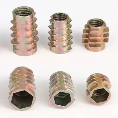 Medinė jungtis su dvigubu sriegiu M4x10mm - 10 vnt - Baldų
