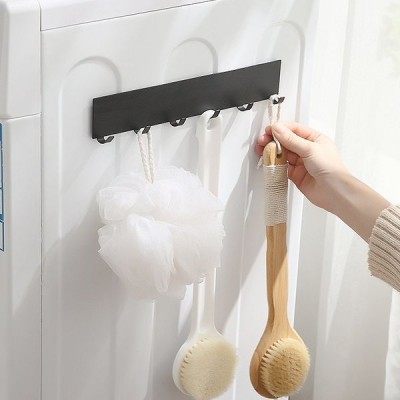 Metalinis sieninis laikiklis 6 kabliukai - juoda - bėgelis su